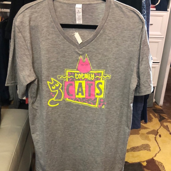 V neck cat tee - Picture 2 of 6